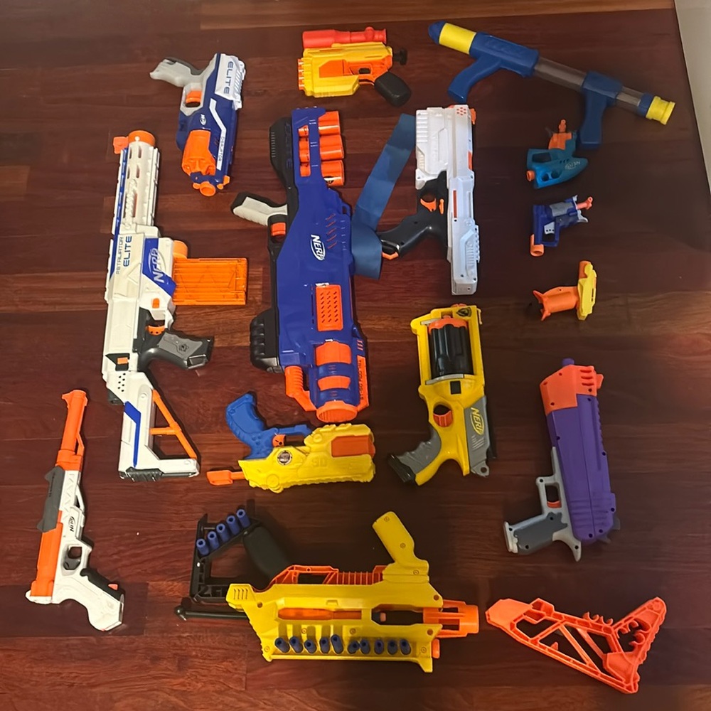 Barely used Nerf 16 Guns Lot with all bullets